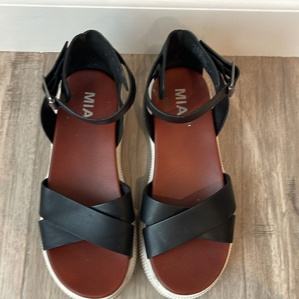 MIA Lunna Open Toe Flatform Platform Sandals - Picture 5 of 7